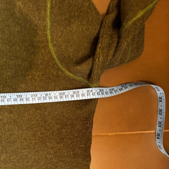 WOOL EXOFICCIO WOOL Donegal V Neck Men’s Sweater Green Size Medium Soft EUC - Picture 10 of 11